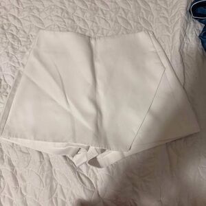 Elegant Women's White Skort